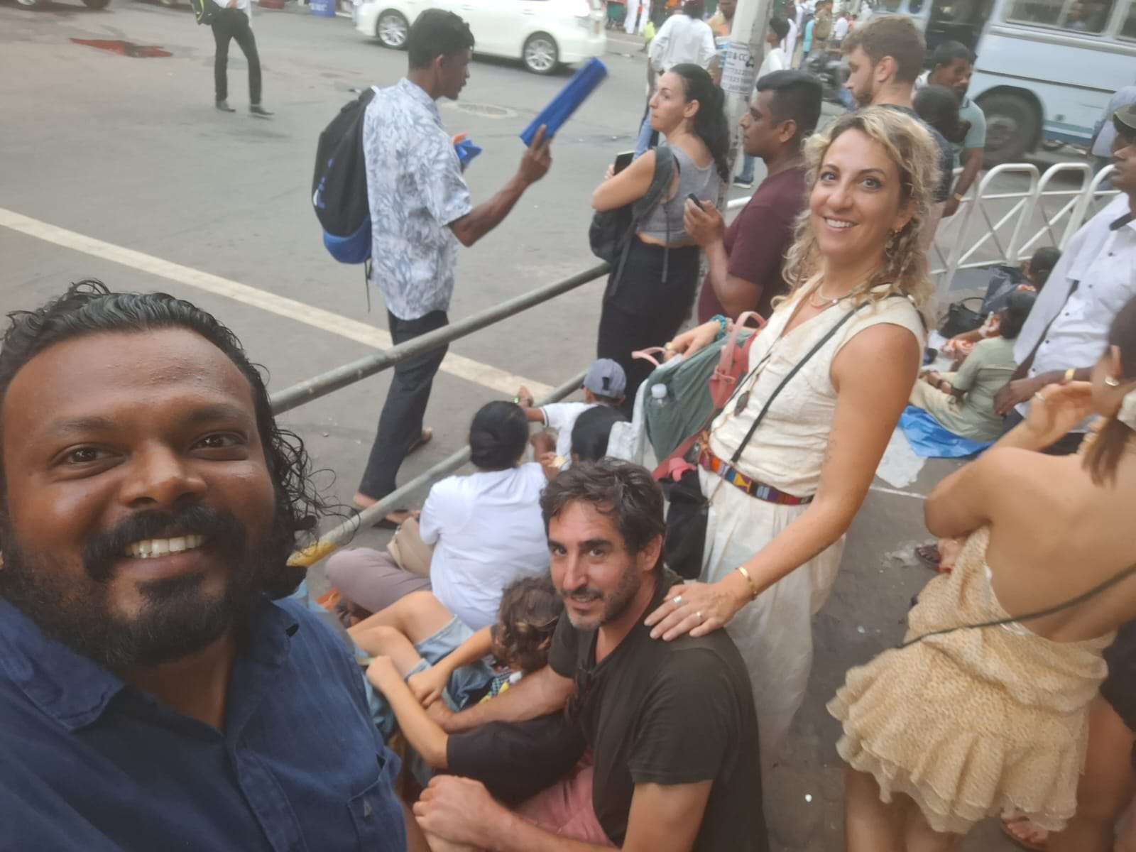 Familie auf Safari in Sri Lanka